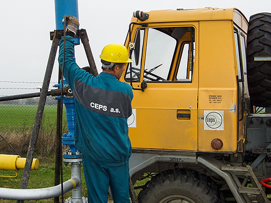 Injection of hydrogen marker into the pipeline